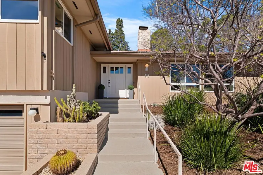 411 Meadowview Drive, La Canada Flintridge, CA 91011 - #2