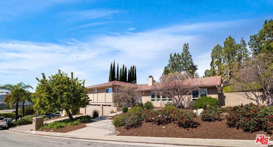 411 Meadowview Drive, La Canada Flintridge, CA 91011 - #3
