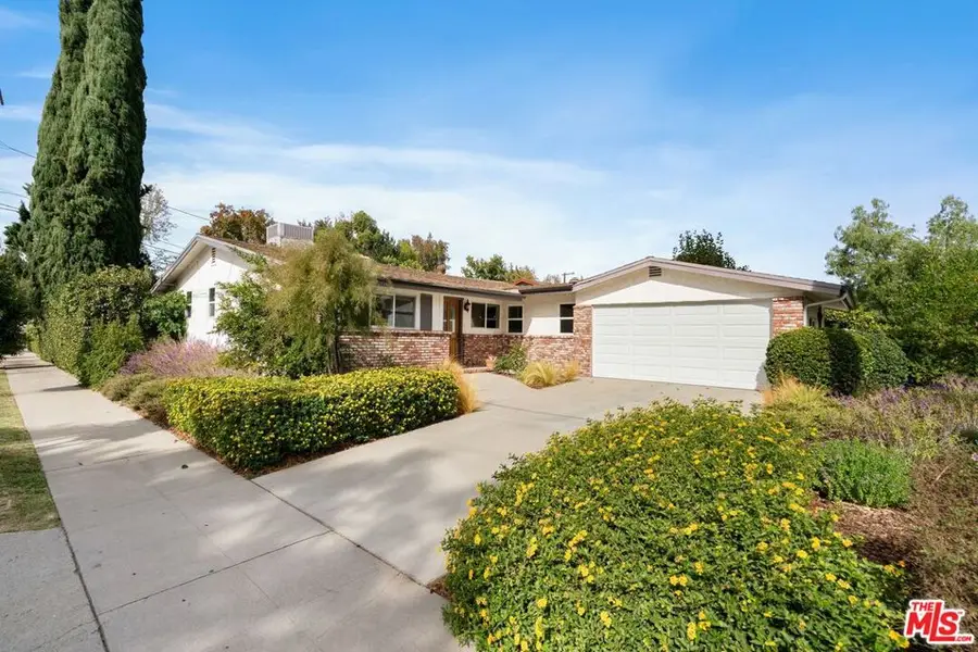 5211 Allott Avenue, Sherman Oaks, CA 91401 - #2