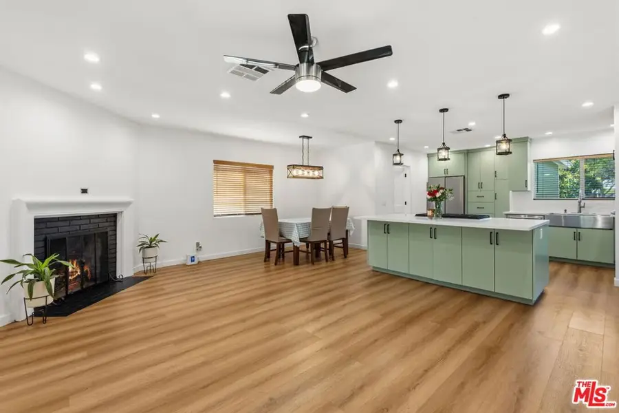 7020 Oakdale Avenue, Winnetka, CA 91306 - #2