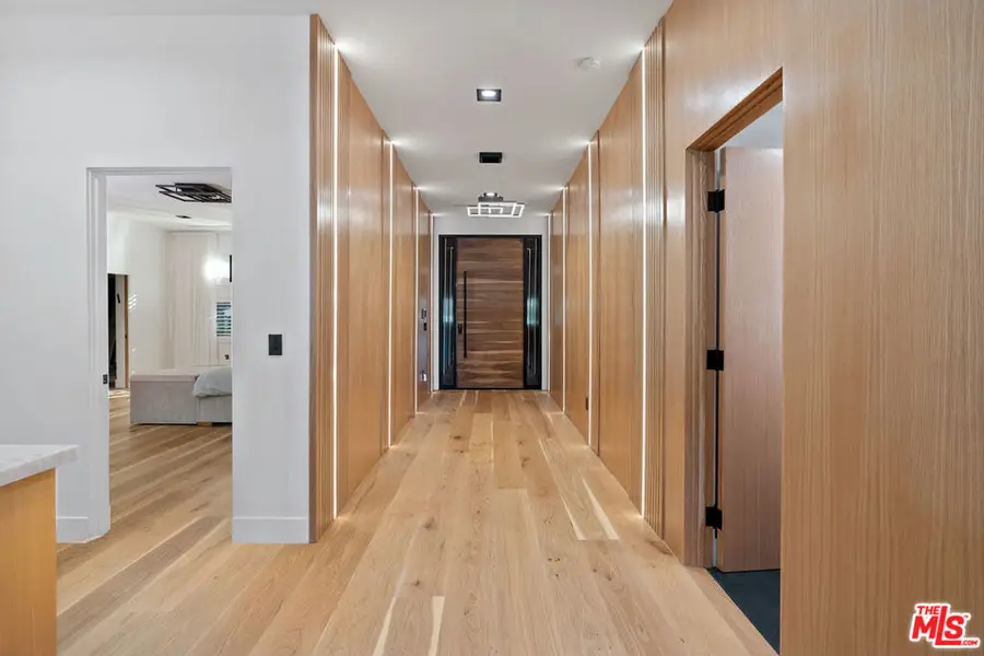 23283 Erwin Street, Woodland Hills, CA 91367 - #2