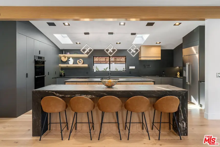 23283 Erwin Street, Woodland Hills, CA 91367 - #3