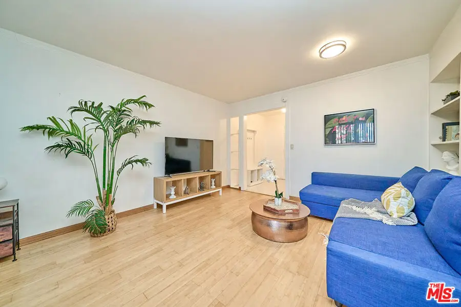 425 S Kenmore Avenue #104, Los Angeles, CA 90020 - #2