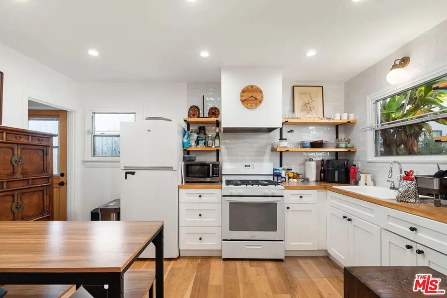 5846 Willoughby Ave, Los Angeles, CA 90038 - #3