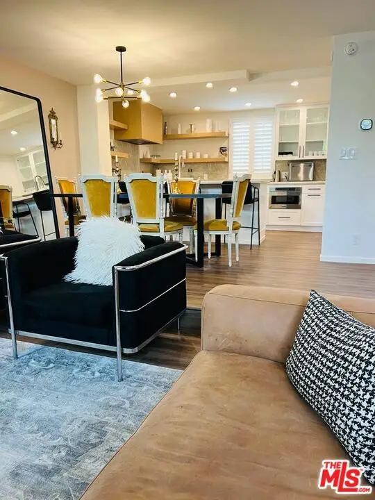 1925 S Beverly Glen Boulevard #40, Los Angeles, CA 90025 - #2