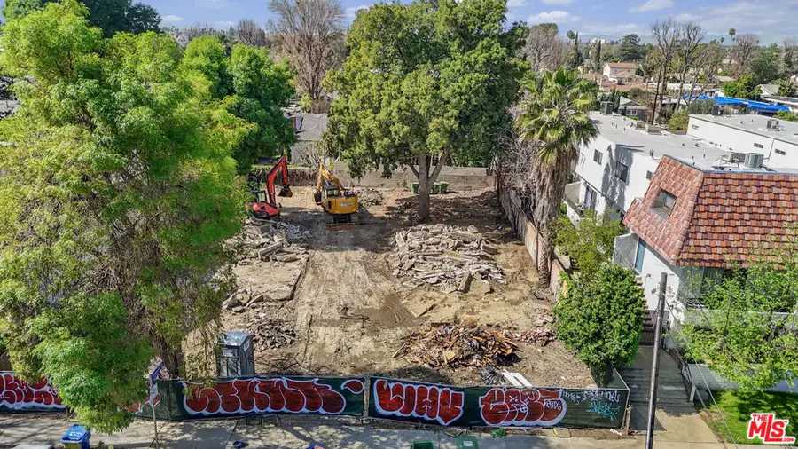 6901 Woodman Avenue, Van Nuys, CA 91405 - #2