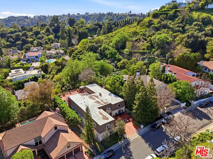 9820 Gloucester Drive, Beverly Hills, CA 90210 - #3