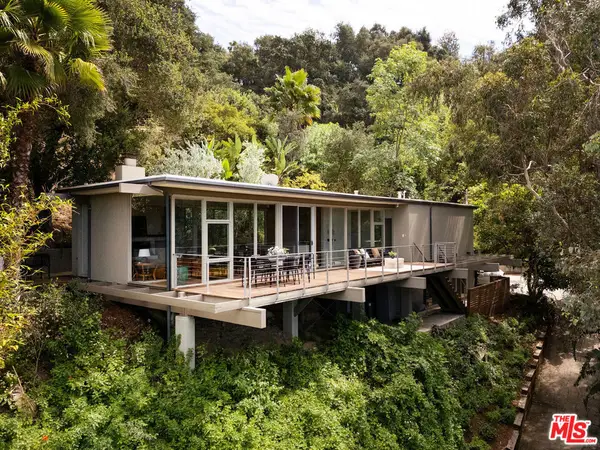 3640 Multiview Drive, Los Angeles, CA 90068