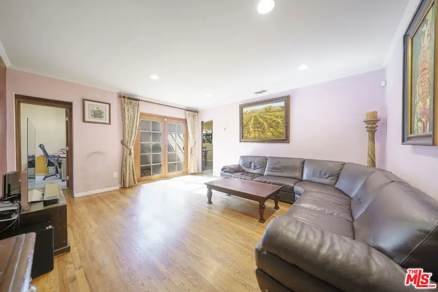 6110 Shoshone Avenue, Encino, CA 91316 - #3