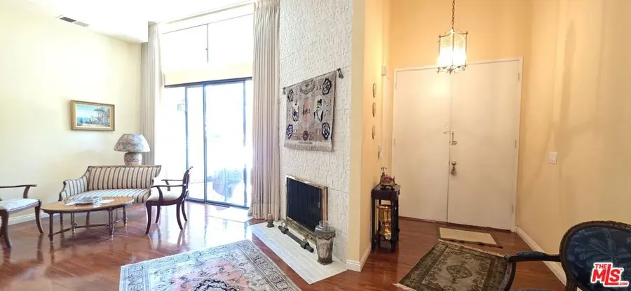 17707 Magnolia Boulevard, Encino, CA 91316 - #2