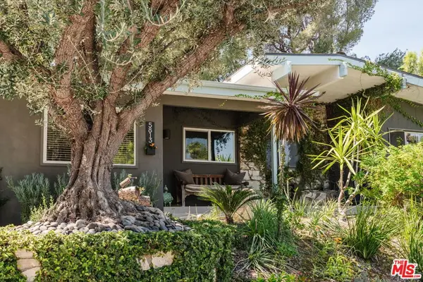 5813 El Canon Avenue, Woodland Hills, CA 91367