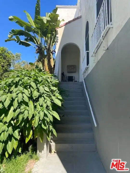 140 N Kenmore Avenue, Los Angeles, CA 90004 - #2