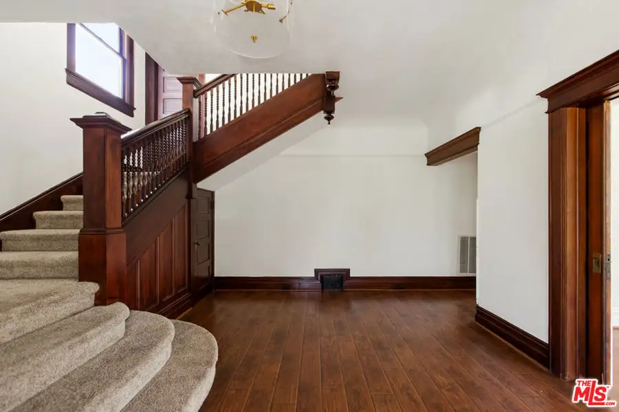 2302 S Budlong Avenue, Los Angeles, CA 90007 - #3