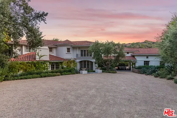 20580 Natoma Estates Drive, Woodland Hills, CA 91364