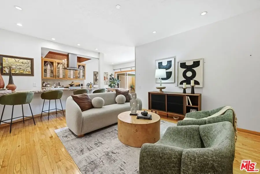 612 S Barrington Avenue #213, Los Angeles, CA 90049 - #2