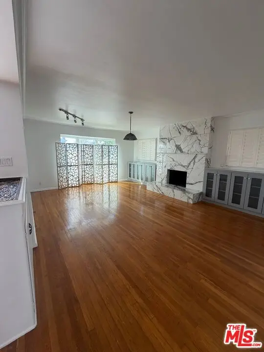 6256 S Fairfax Avenue, Los Angeles, CA 90056 - #2