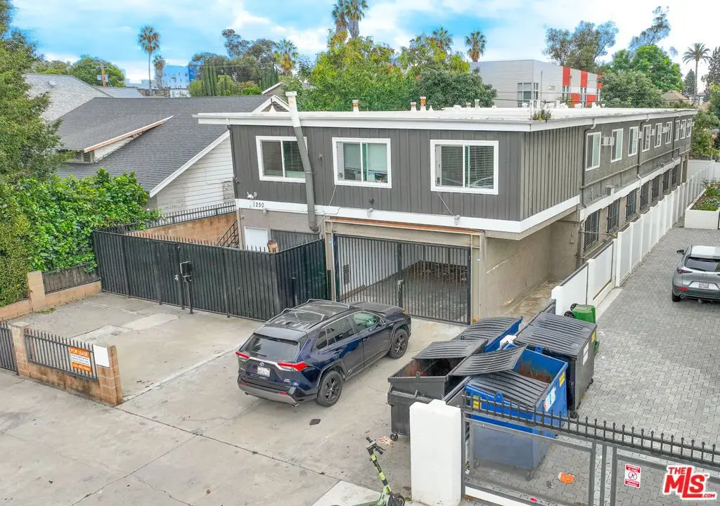 1250 W 37th Street, Los Angeles, CA 90007 - #1