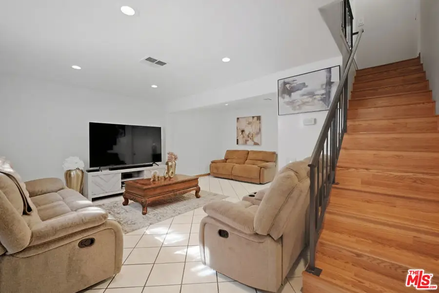 7422 Hazeltine Avenue #3, Van Nuys, CA 91405 - #2