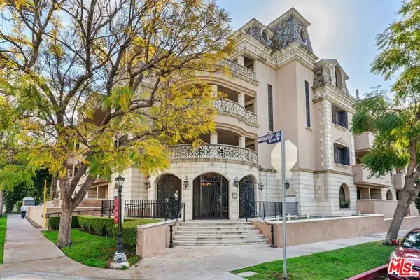 850 N Croft Avenue #302, Los Angeles, CA 90069