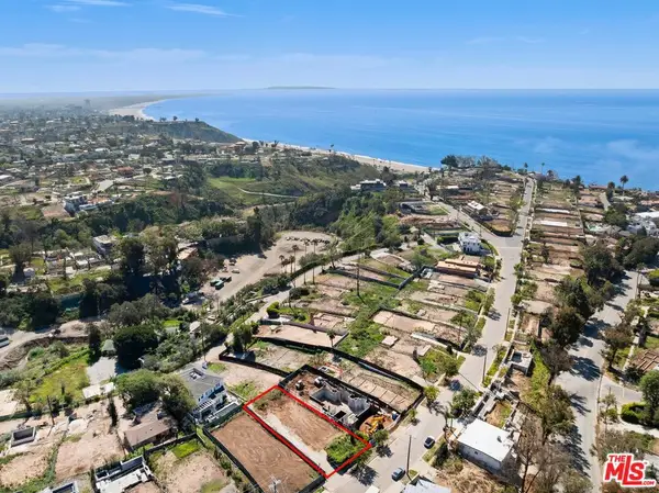566 N Las Casas Avenue, Pacific Palisades, CA 90272