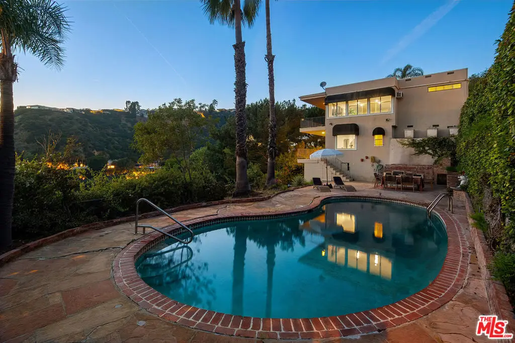 1537 Viewsite Terrace, Los Angeles, CA 90069 - #1