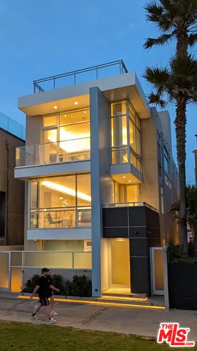 2505 Ocean Front Walk, Venice, CA 90291