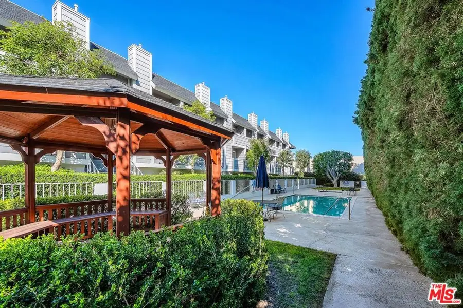13340 Burbank Boulevard #2, Sherman Oaks, CA 91401 - #2