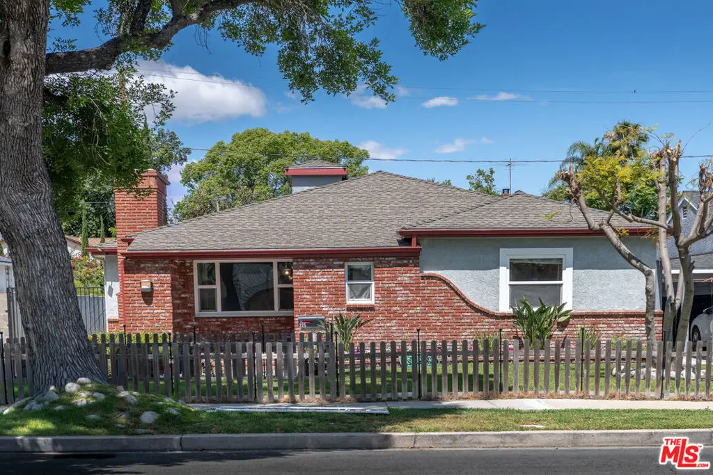 325 W Elm Avenue, Burbank, CA 91506 - #1