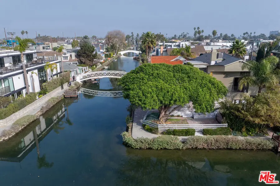 2300 Grand Canal, Venice, CA 90291 - #3
