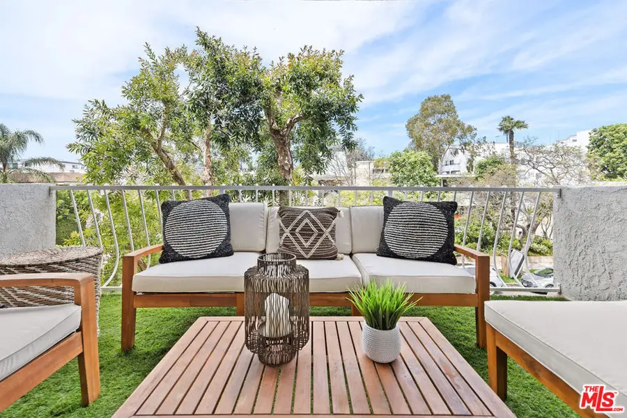 11918 Kiowa Avenue #201, Los Angeles, CA 90049 - #3