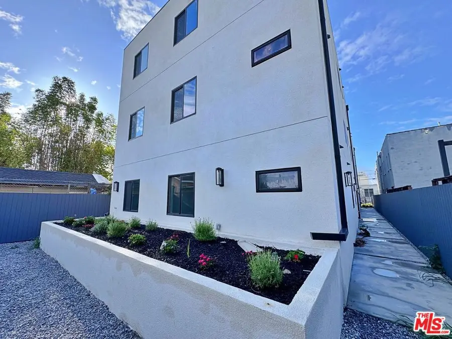 1625 W 37th Place, Los Angeles, CA 90018 - #3