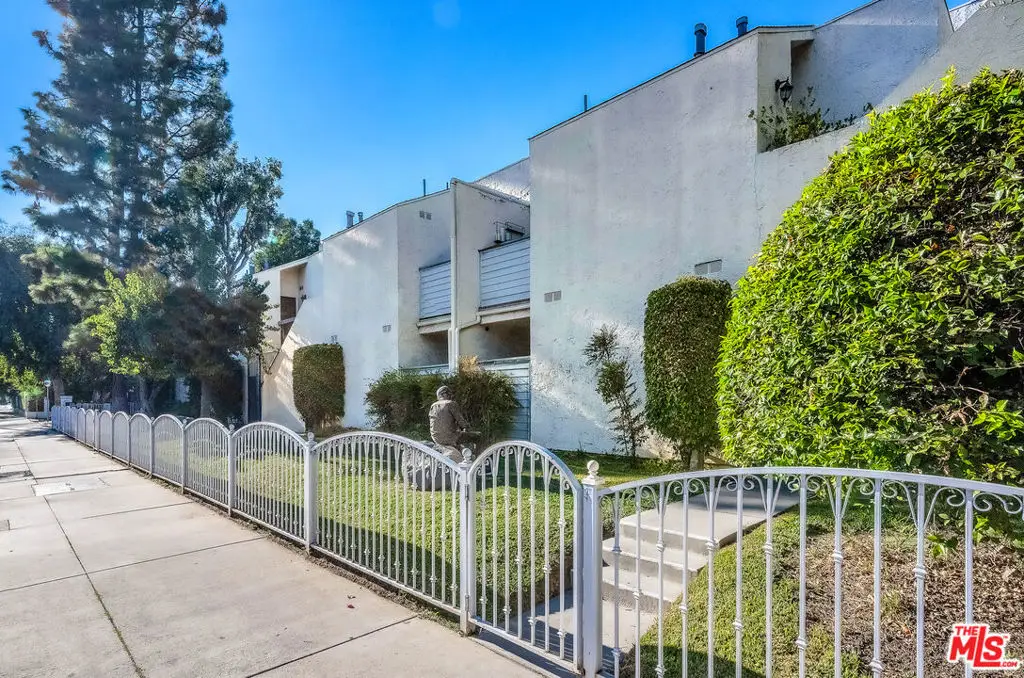 18411 Hatteras Street #114, Tarzana, CA 91356 - #1