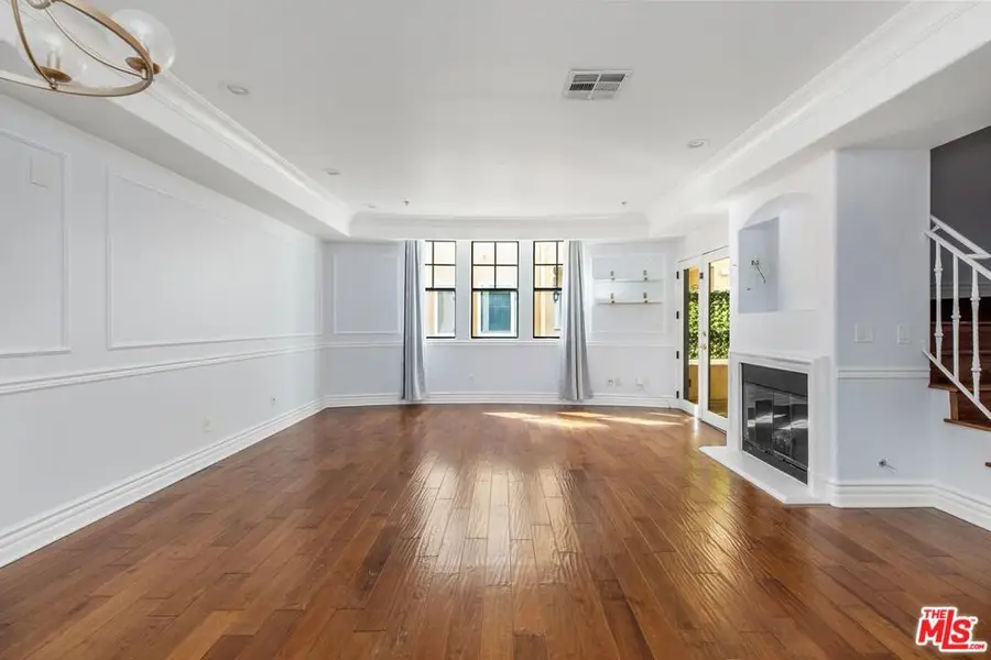 12026 Hoffman Street #302, Studio City, CA 91604 - #2