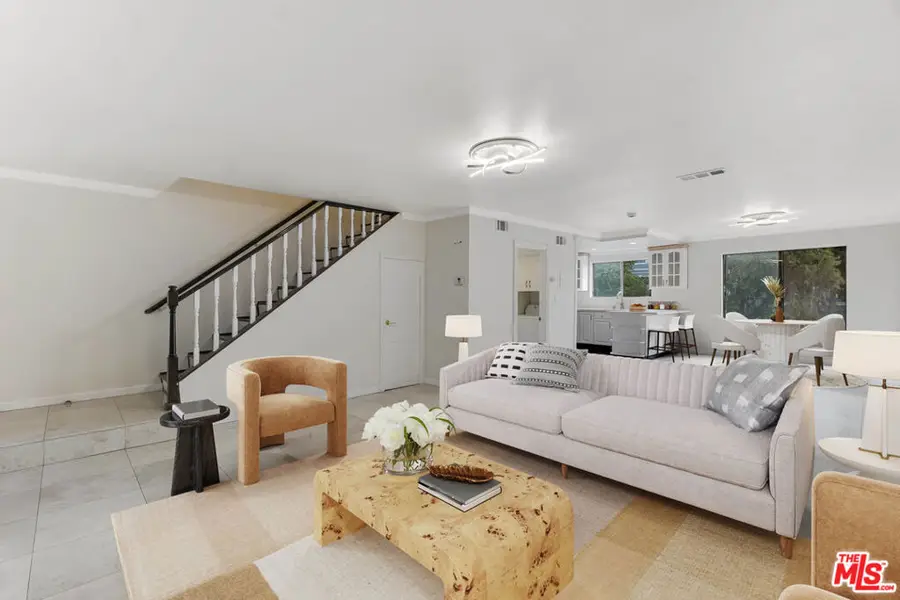 18316 Hatteras Street #21, Tarzana, CA 91356 - #2