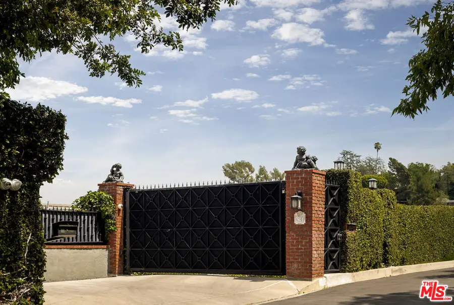 12917 Galewood Street, Studio City, CA 91604 - #2