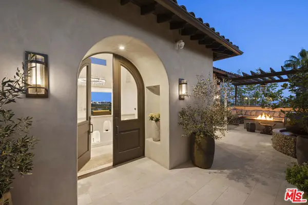 1380 Summitridge Place, Beverly Hills, CA 90210