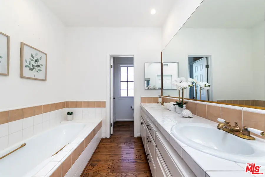 1138 21st Street #2, Santa Monica, CA 90403 - #3