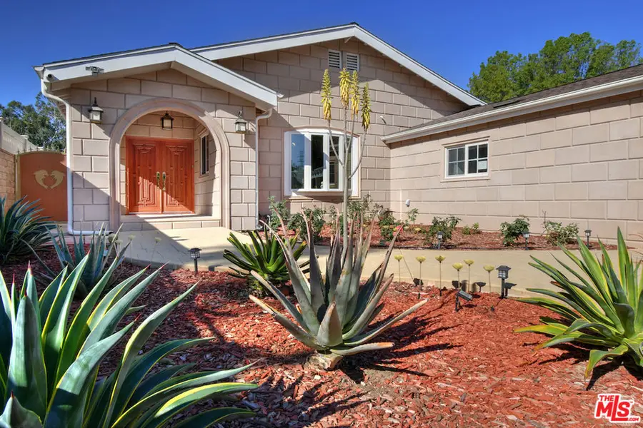 6015 Topeka Drive, Tarzana, CA 91356 - #2