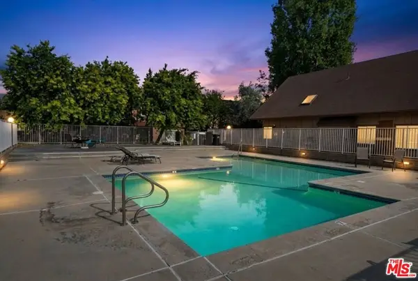 20111 Leadwell Street #3, Winnetka, CA 91306