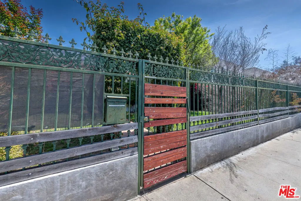 2008 S Bedford Street, Los Angeles, CA 90034 - #1