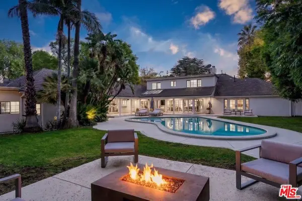 15405 Valley Vista Boulevard, Sherman Oaks, CA 91403
