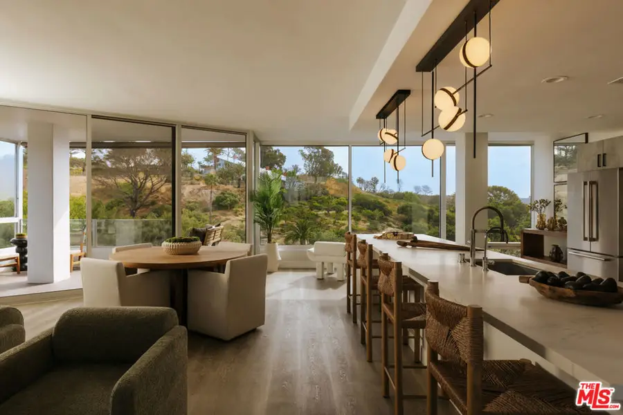 17352 W Sunset Boulevard #1, Pacific Palisades, CA 90272 - #2