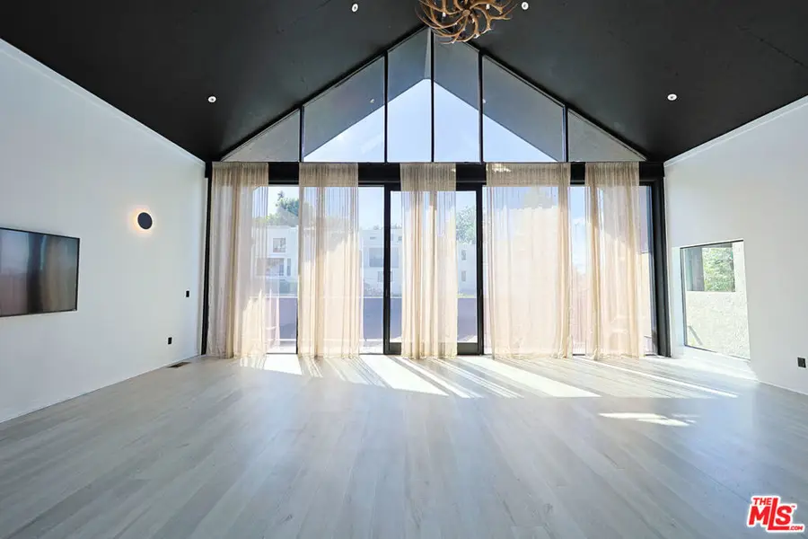 2230 Glendale Boulevard, Los Angeles, CA 90039 - #3