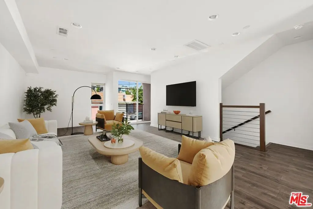 2930 Rowena Avenue #2, Los Angeles, CA 90039 - #1
