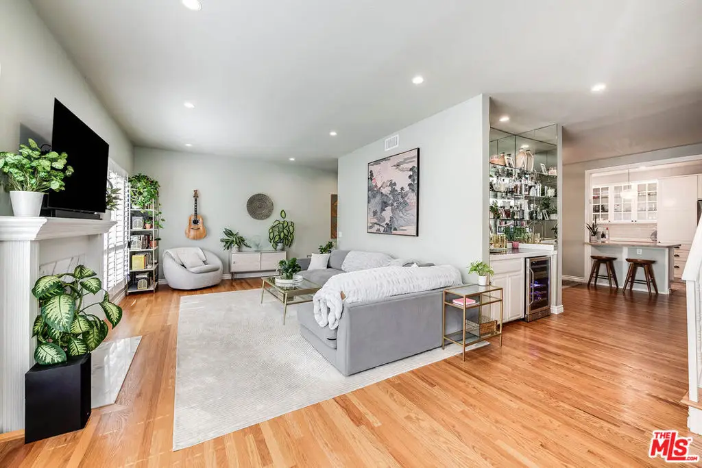 4444 Moorpark Way #202, Toluca Lake, CA 91602 - #1