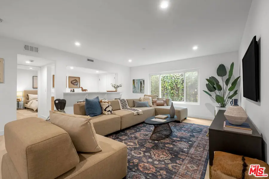 5301 Yarmouth Avenue #2, Encino, CA 91316 - #2