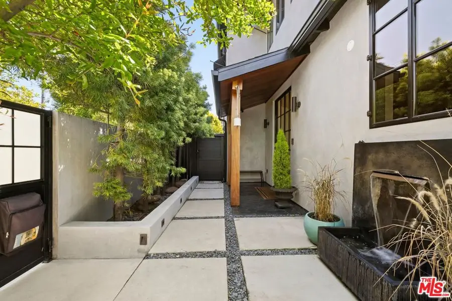 2402 11th Street, Santa Monica, CA 90405 - #2