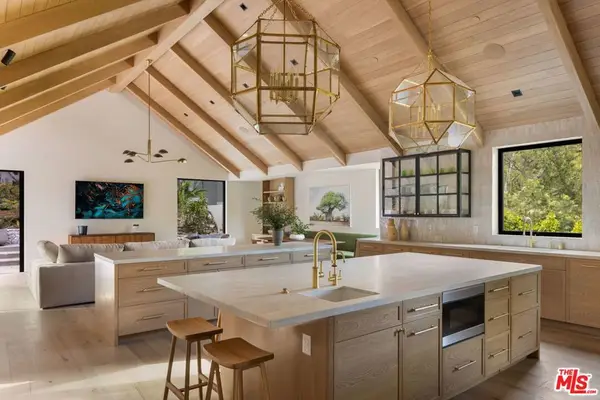 12309 Viewcrest Road, Studio City, CA 91604