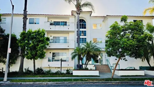 1335 Newport Avenue #104, Long Beach, CA 90804