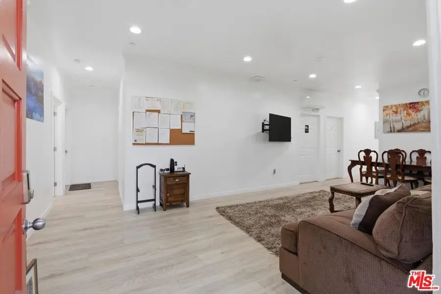 1801 W 43rd Street, Los Angeles, CA 90062 - #3